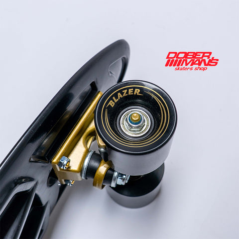 Penny Board Blazer Golden Black 2024 - Doberman's Skaters Shop